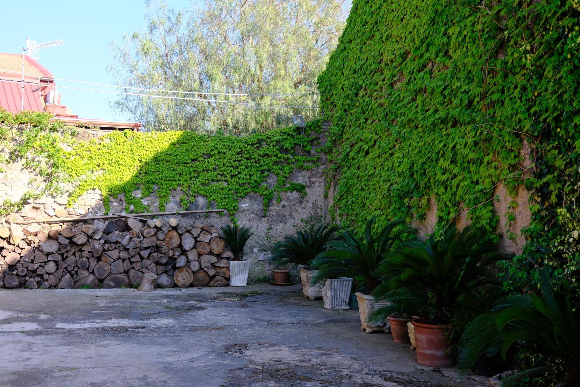 Conte Spencer Bed & Breakfast Caserta Vecchia Exterior photo