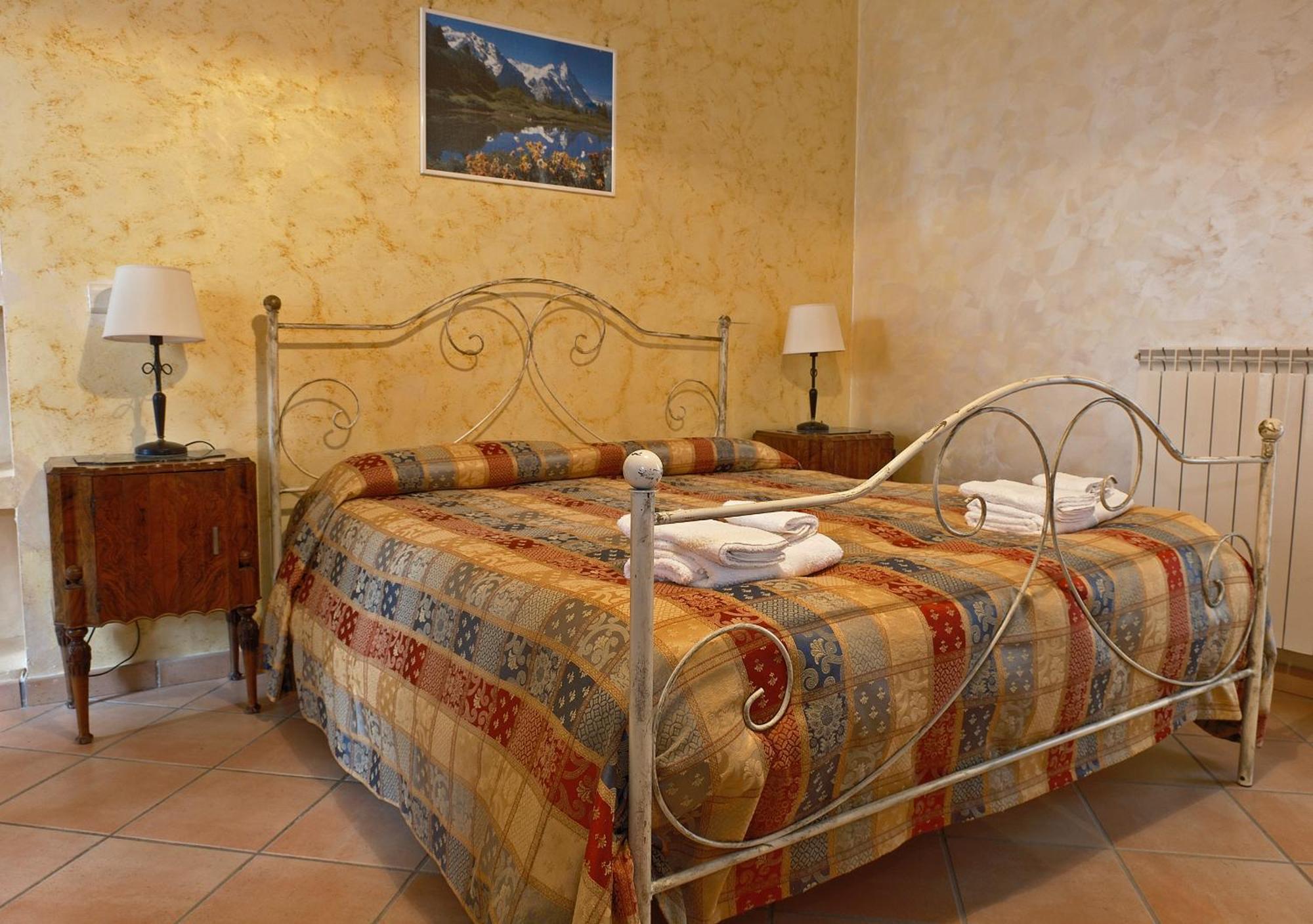 Conte Spencer Bed & Breakfast Caserta Vecchia Exterior photo